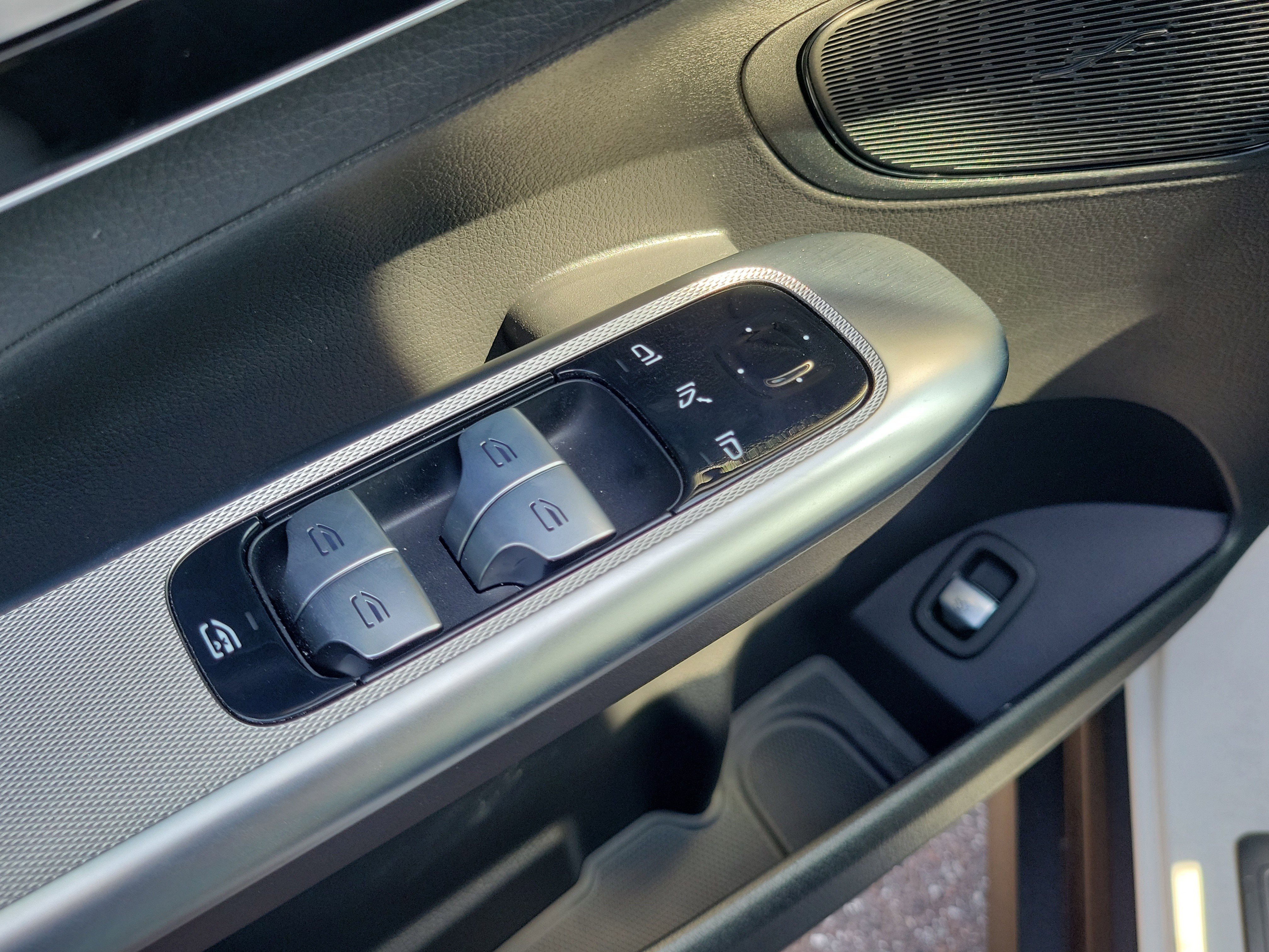 Certified 2025 Mercedes-Benz GLC 300 image 16