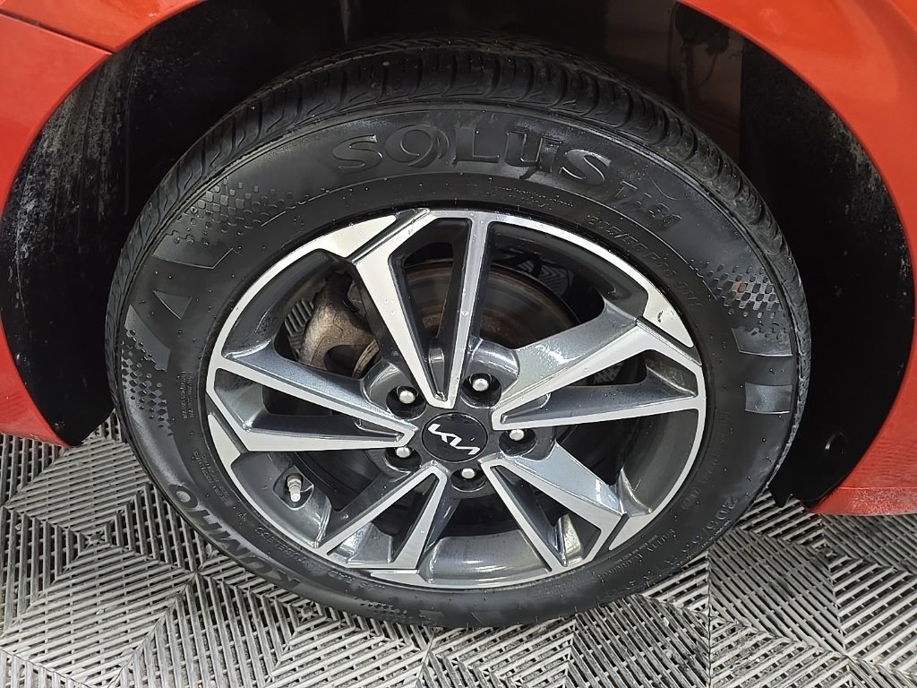 Used 2023 Kia Forte LXS image 13