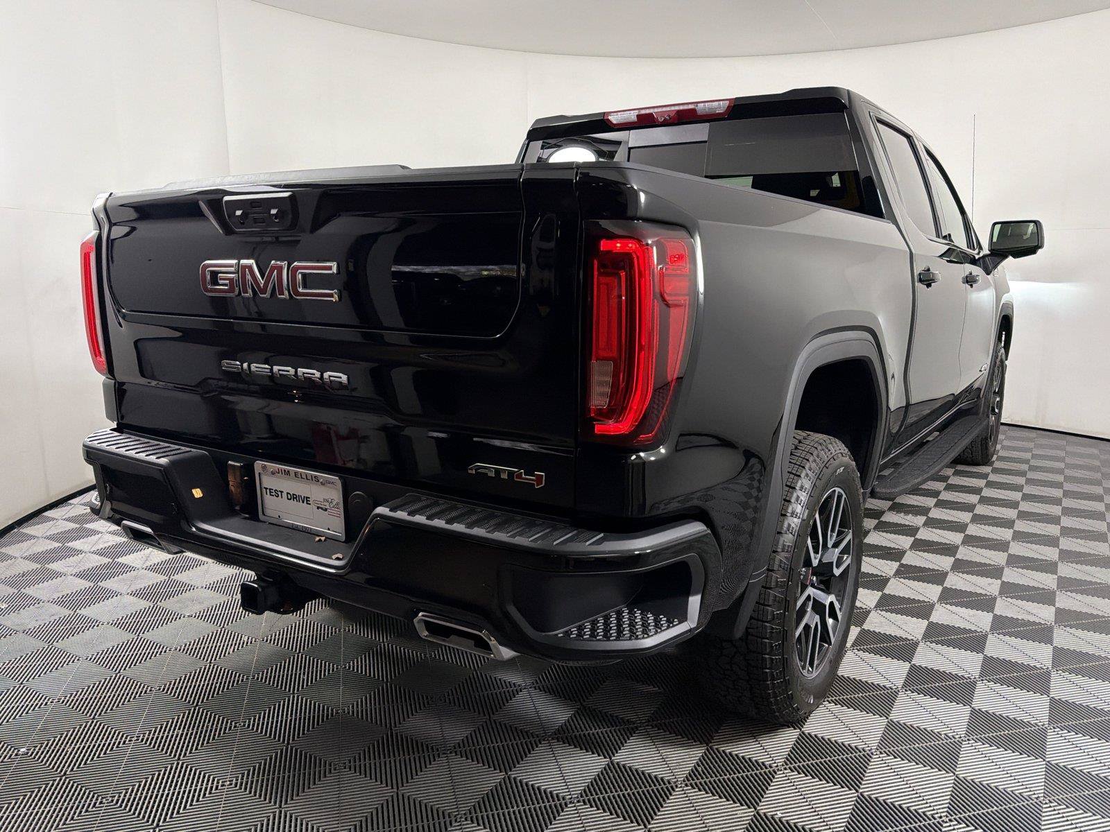 New 2026 GMC Sierra 1500 AT4 w/ AT4 Premium Package AWD/4WD image 6