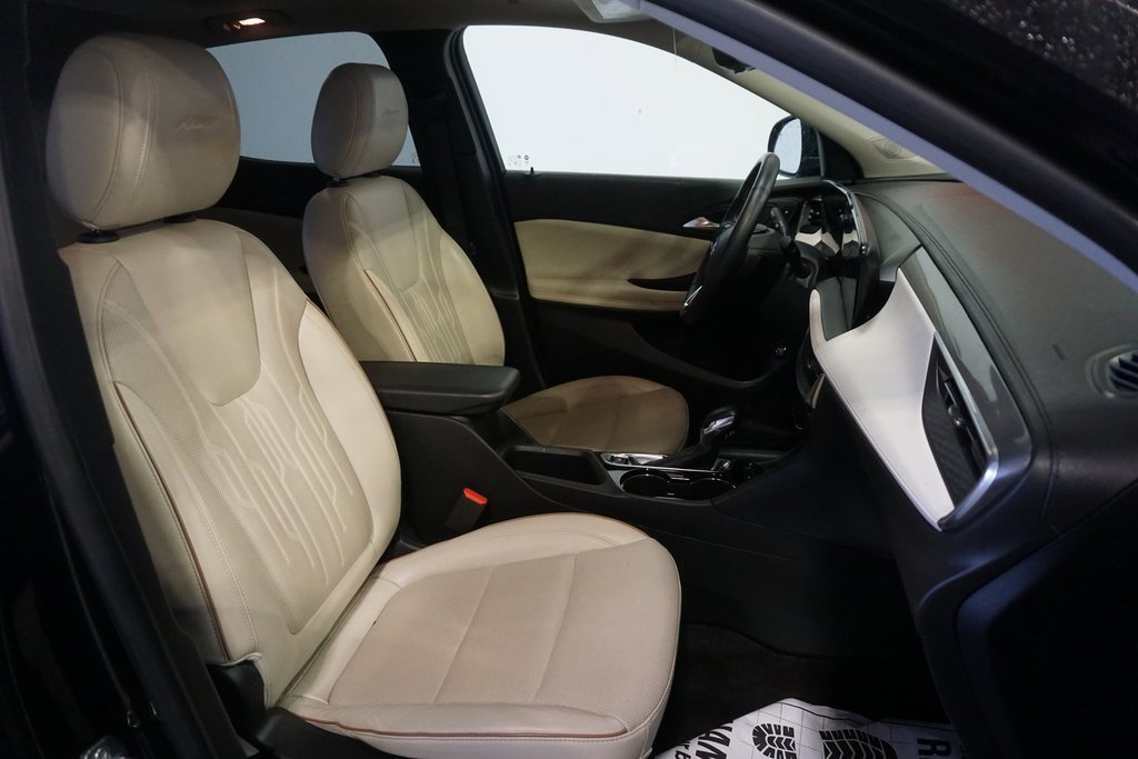 Used 2024 Buick Encore GX Avenir w/ Avenir Technology Package image 25