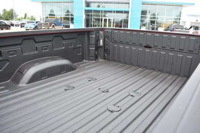 New 2026 Chevrolet Silverado 2500 ZR2 w/ LPO, Dark Essentials Package AWD/4WD image 14
