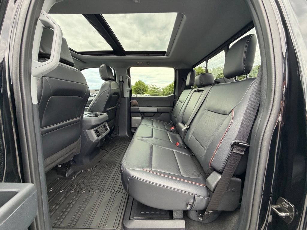 Used 2024 Ford F250 Lariat w/ Black Appearance Package AWD/4WD image 7