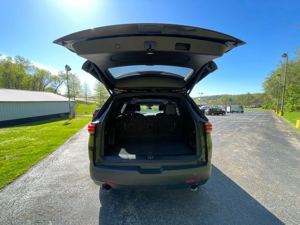 Used 2023 Chevrolet Traverse RS AWD/4WD image 19
