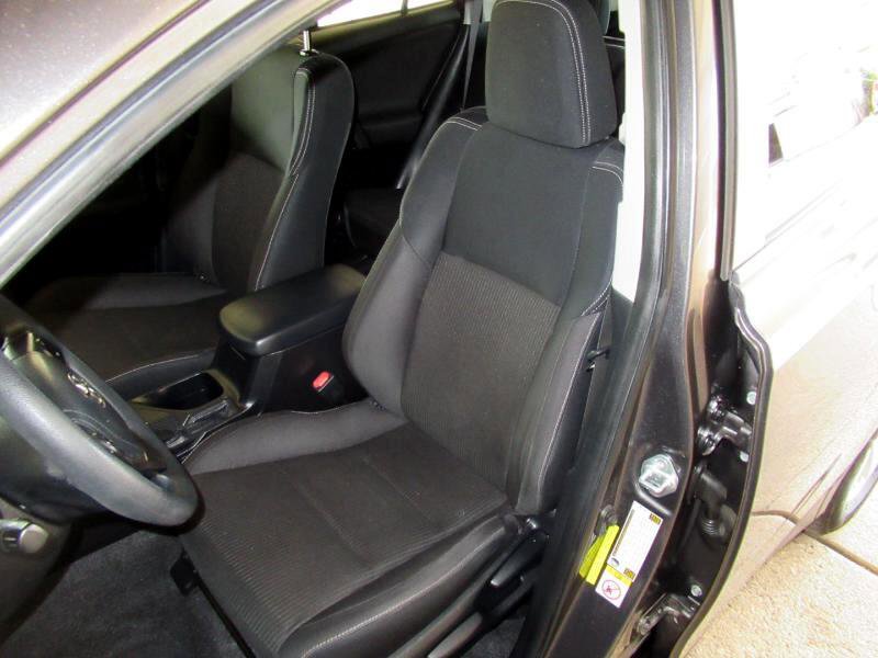 Used 2013 Toyota RAV4 XLE image 28