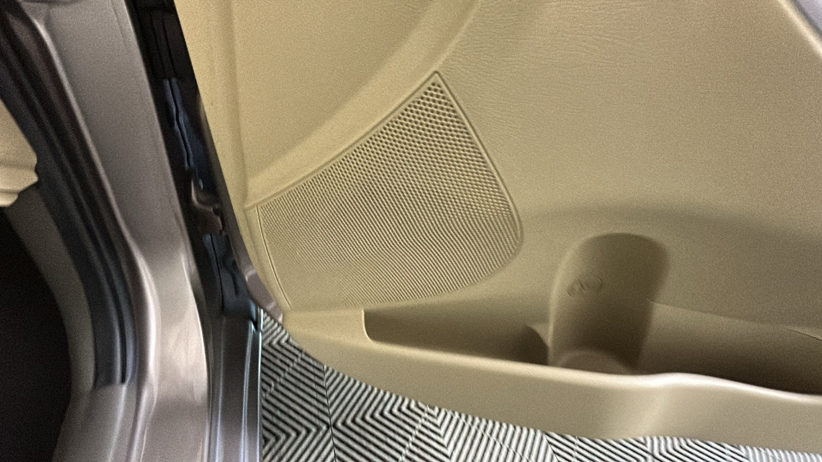 Used 2013 Hyundai Accent GLS FWD image 35