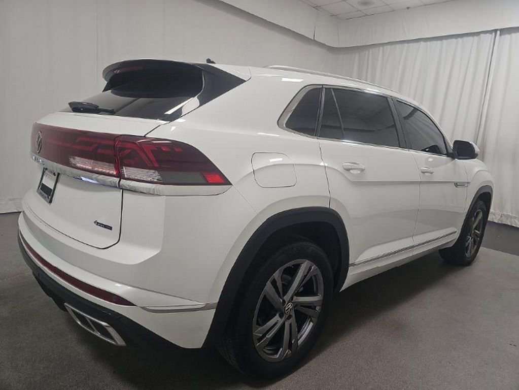 Used 2024 Volkswagen Atlas Cross Sport SEL R-Line image 4