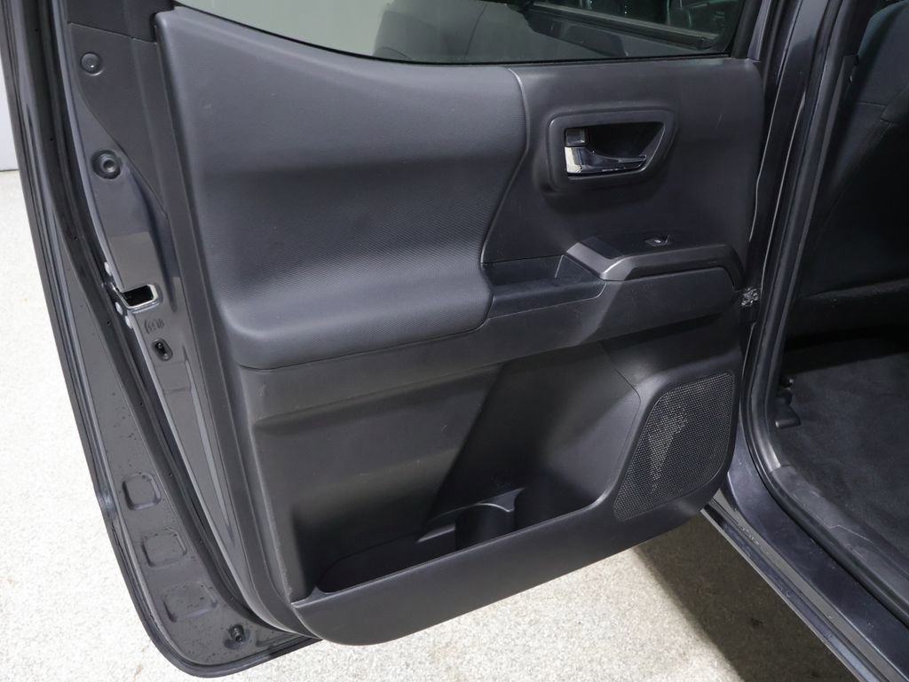Used 2022 Toyota Tacoma TRD Off-Road w/ Technology Package image 19