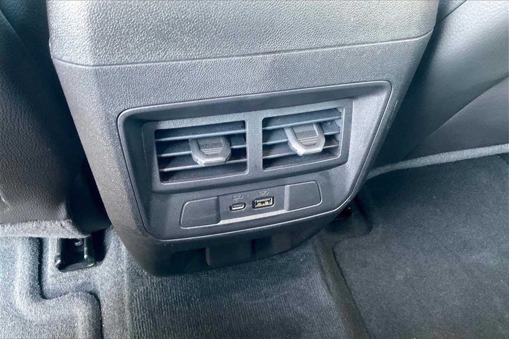 Used 2023 GMC Canyon Denali image 33
