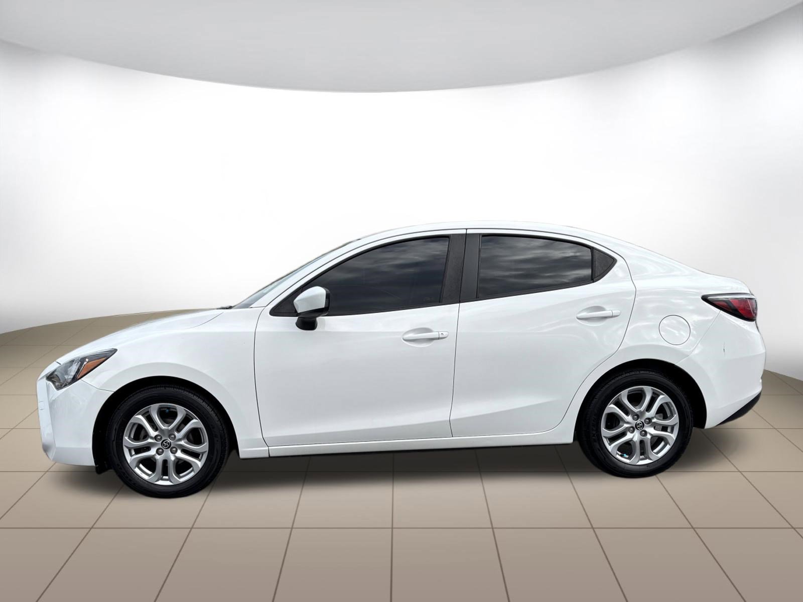 Used 2016 Scion iA FWD image 4