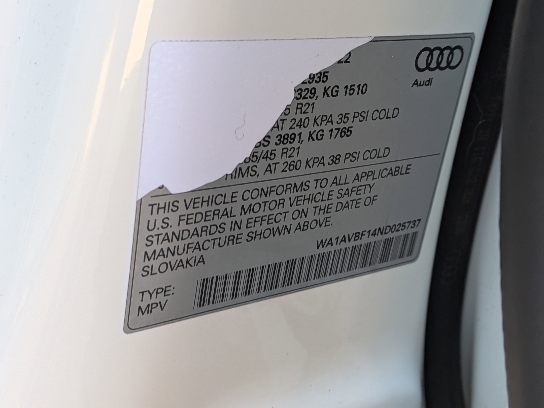 Used 2022 Audi Q8 Premium image 33