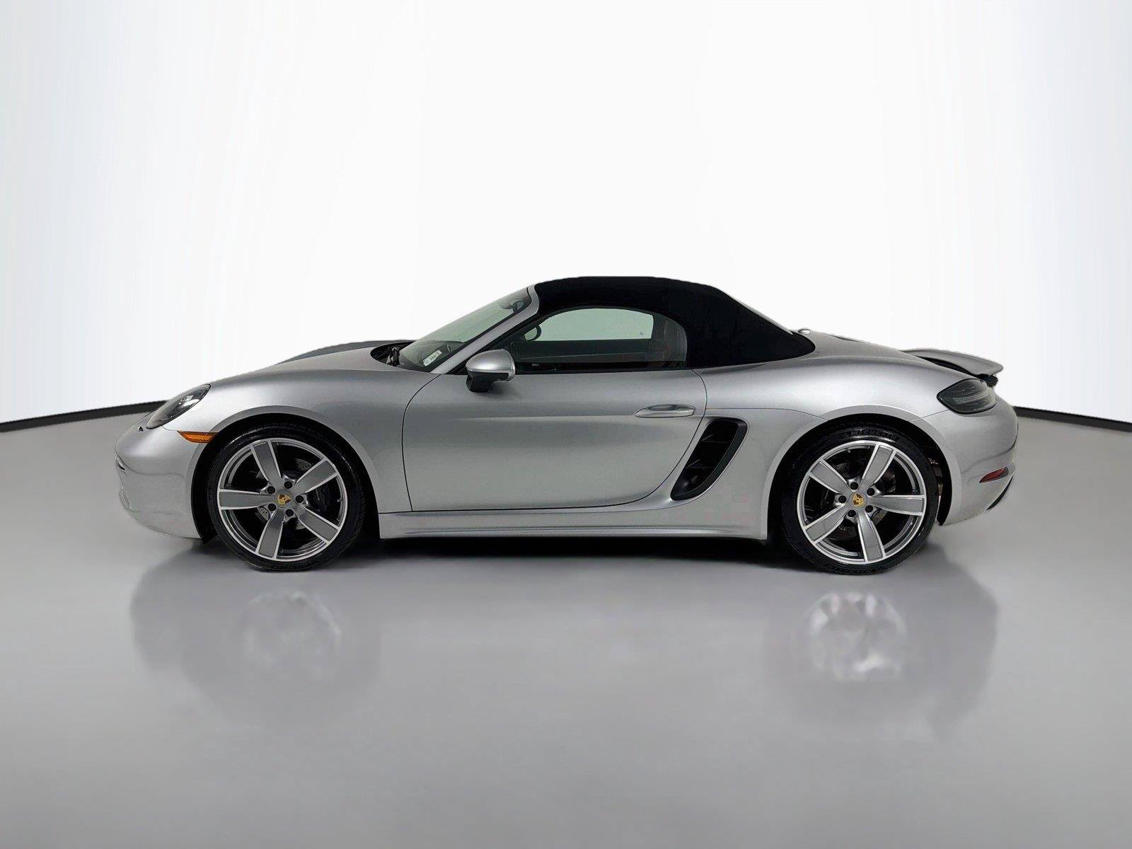 Certified 2024 Porsche 718 Boxster RWD image 2