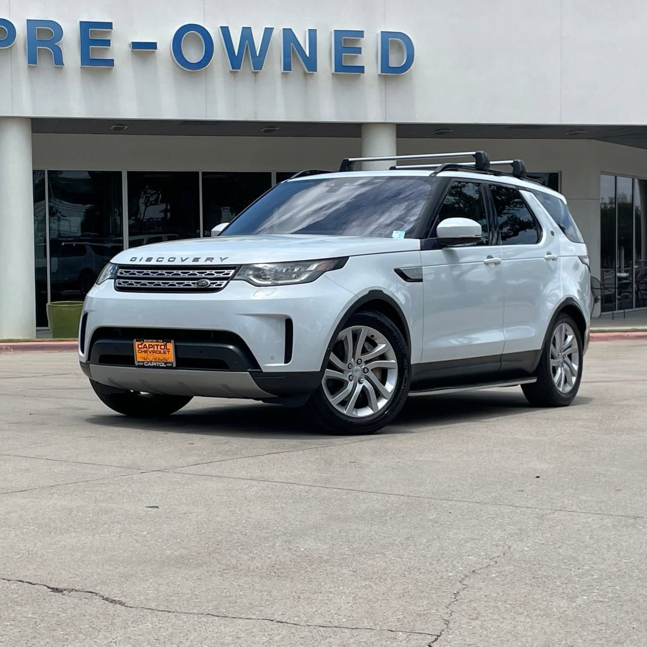 Used 2019 Land Rover Discovery HSE AWD/4WD image 2