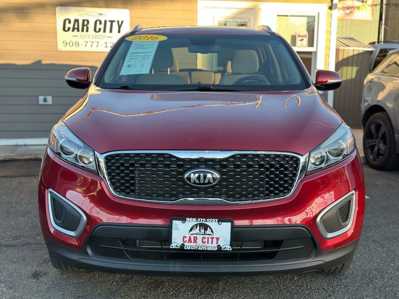 Used 2016 Kia Sorento LX w/ LX Convenience Package image 2