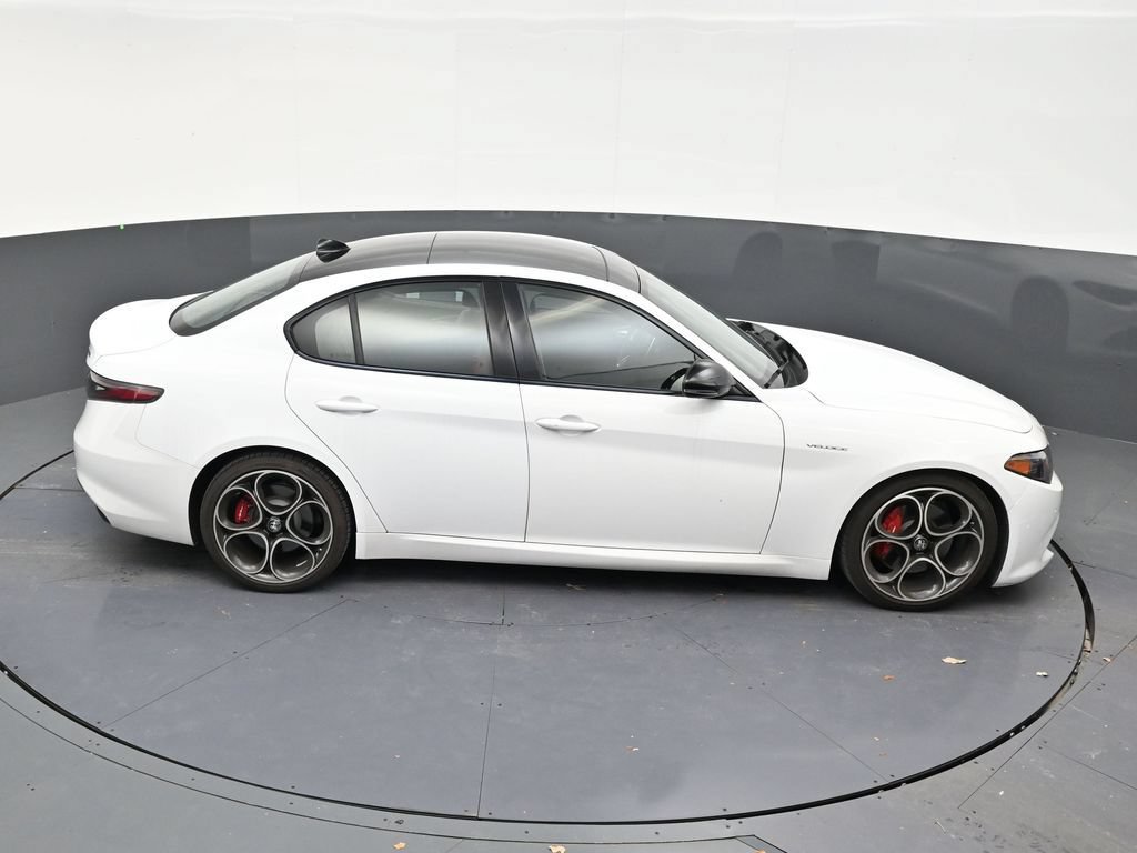 Used 2024 Alfa Romeo Giulia Veloce RWD image 17