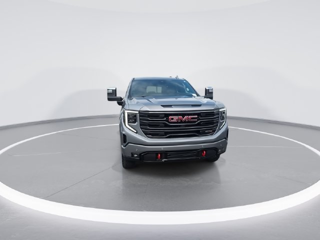 Used 2024 GMC Sierra 1500 AT4 w/ Technology Package AWD/4WD image 3
