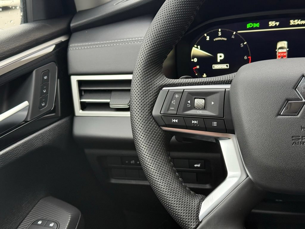 New 2026 Mitsubishi Outlander SEL AWD/4WD image 10