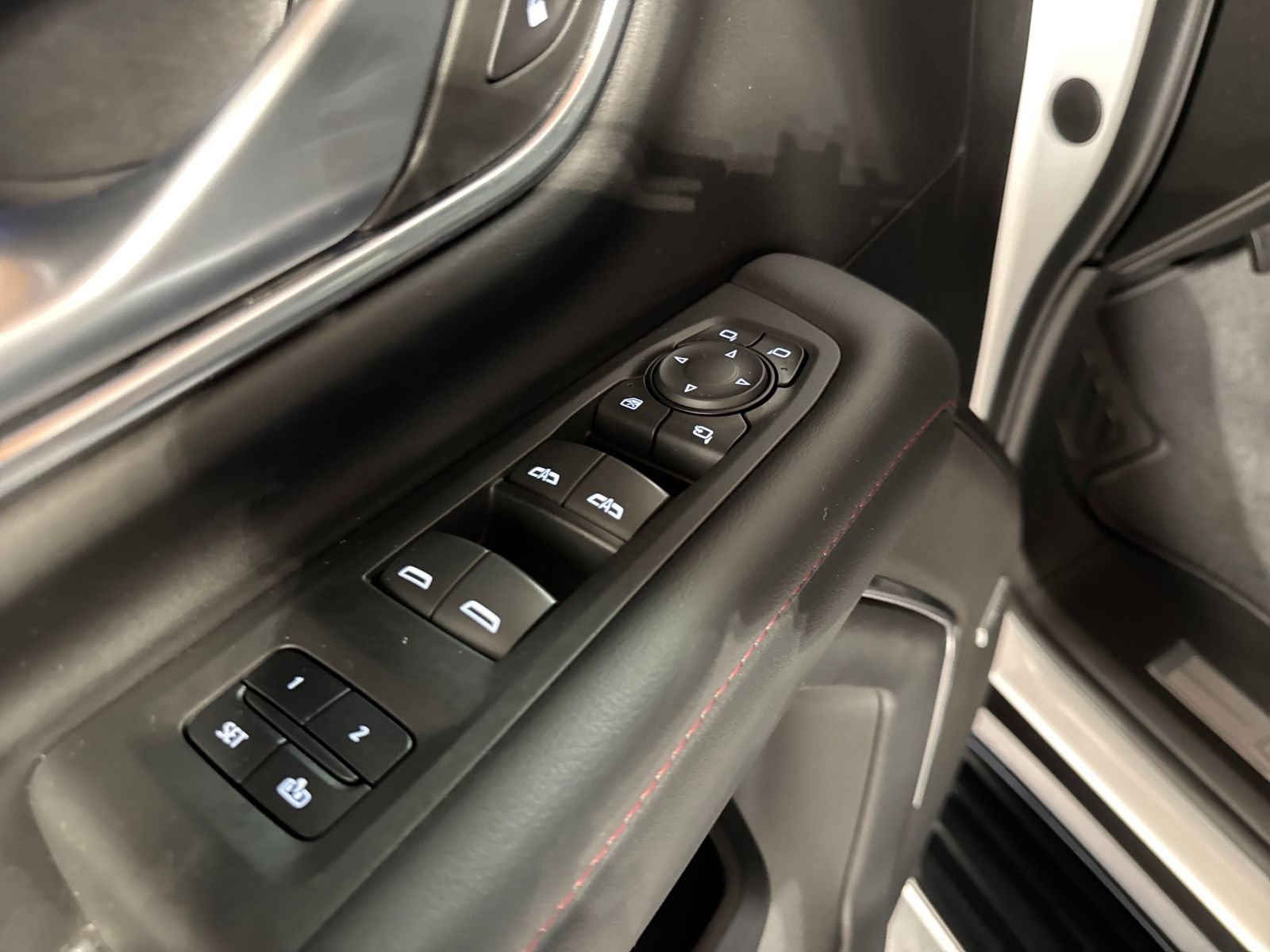 Used 2022 Chevrolet Tahoe RST w/ Luxury Package image 25