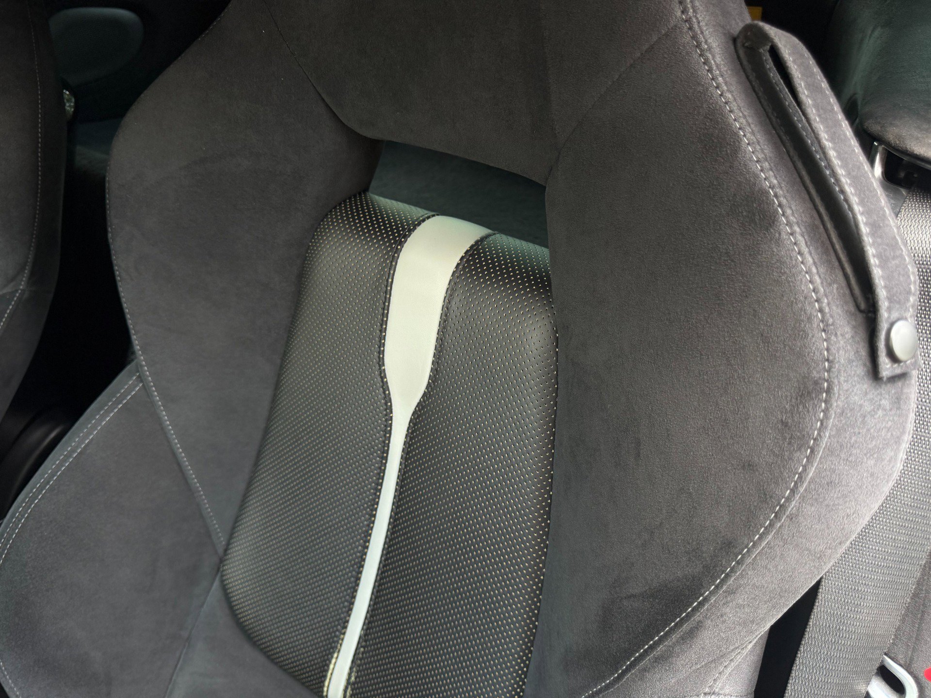 Used 2017 McLaren 570S Coupe image 19