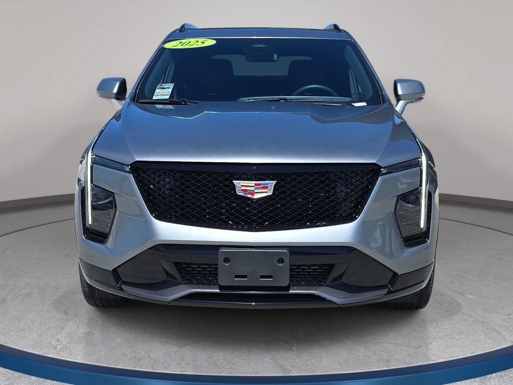 Used 2025 Cadillac XT4 Sport FWD image 3