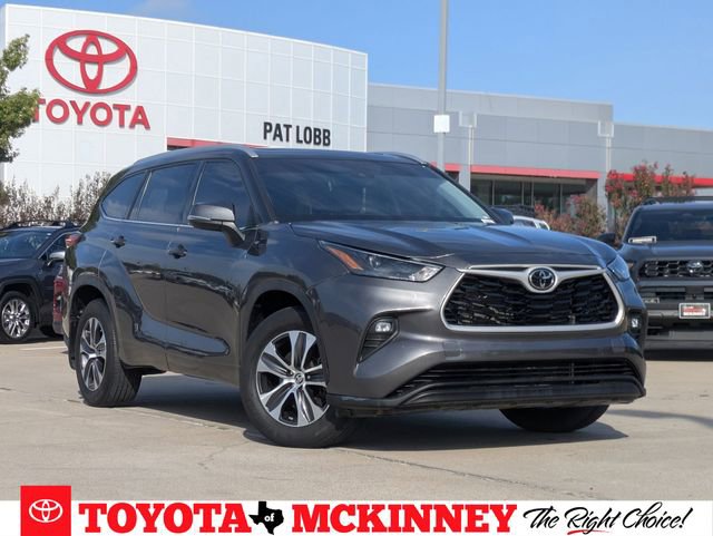 Used 2022 Toyota Highlander XLE