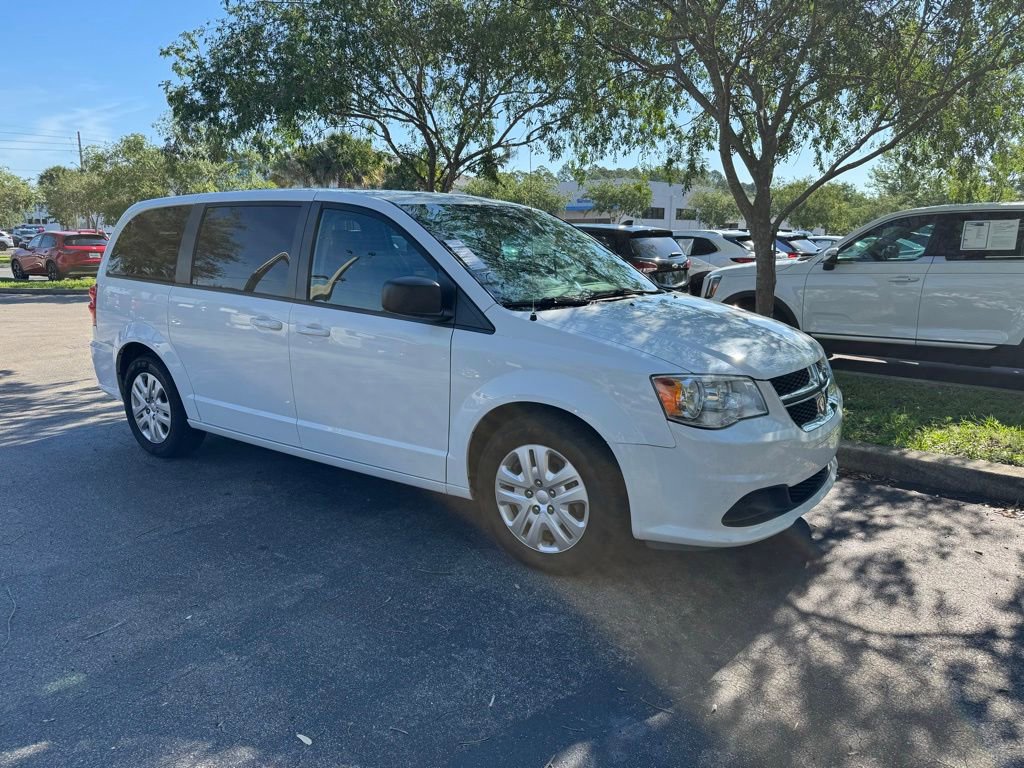 Used 2018 Dodge Grand Caravan SE w/ UConnect Hands-Free Group FWD image 1