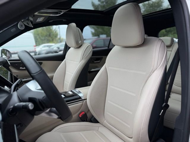 Used 2025 Mercedes-Benz GLC 300 4MATIC image 18