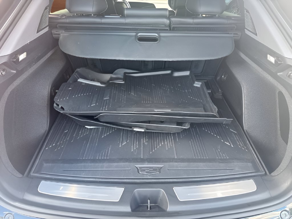 Used 2025 Cadillac Optiq Luxury 2 w/ LPO, Floor Liner Package AWD/4WD image 10