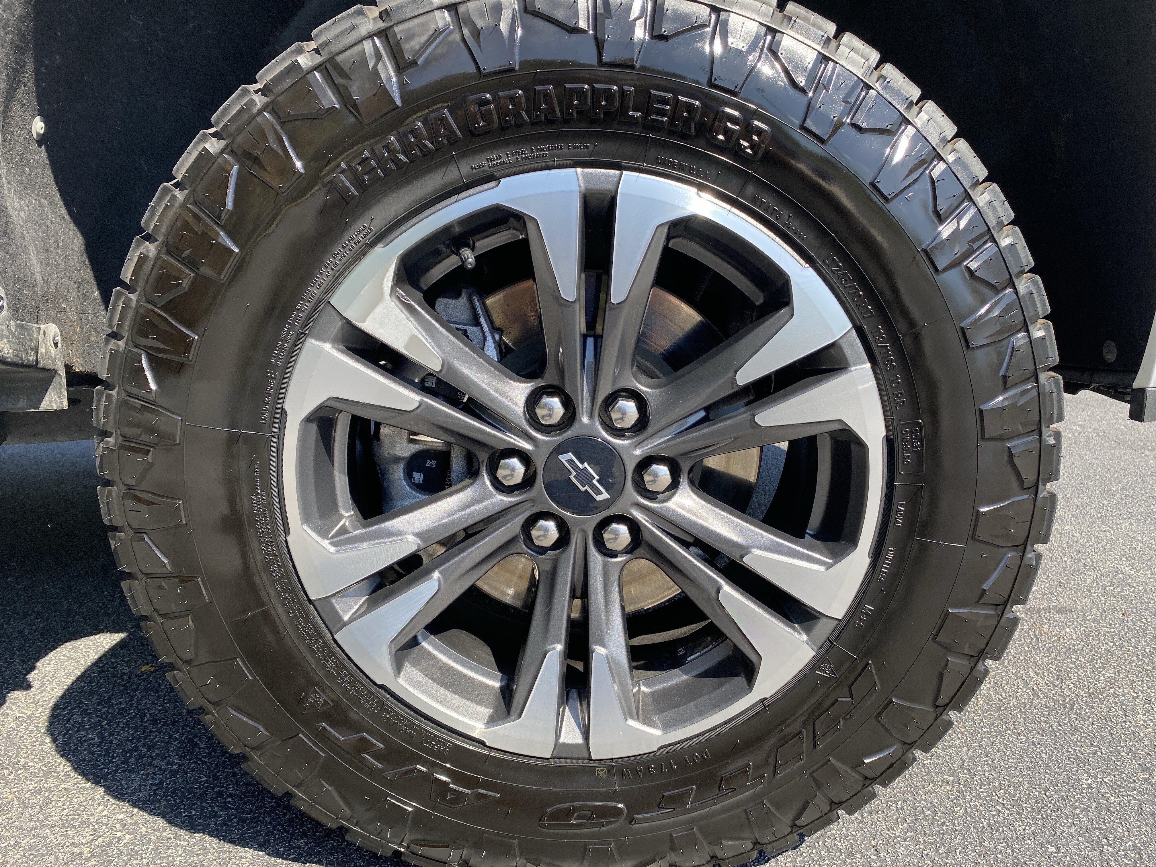Used 2021 Chevrolet Colorado Z71 AWD/4WD image 39