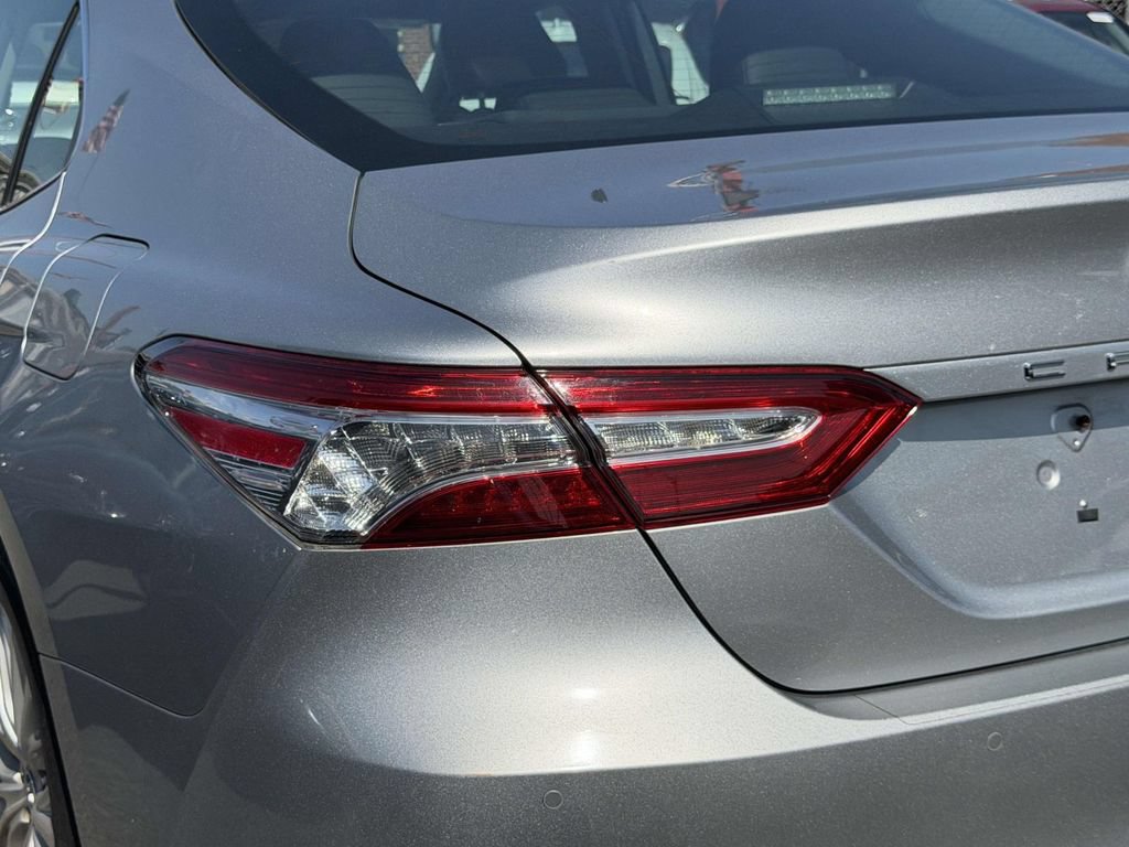 Used 2019 Toyota Camry FWD image 11