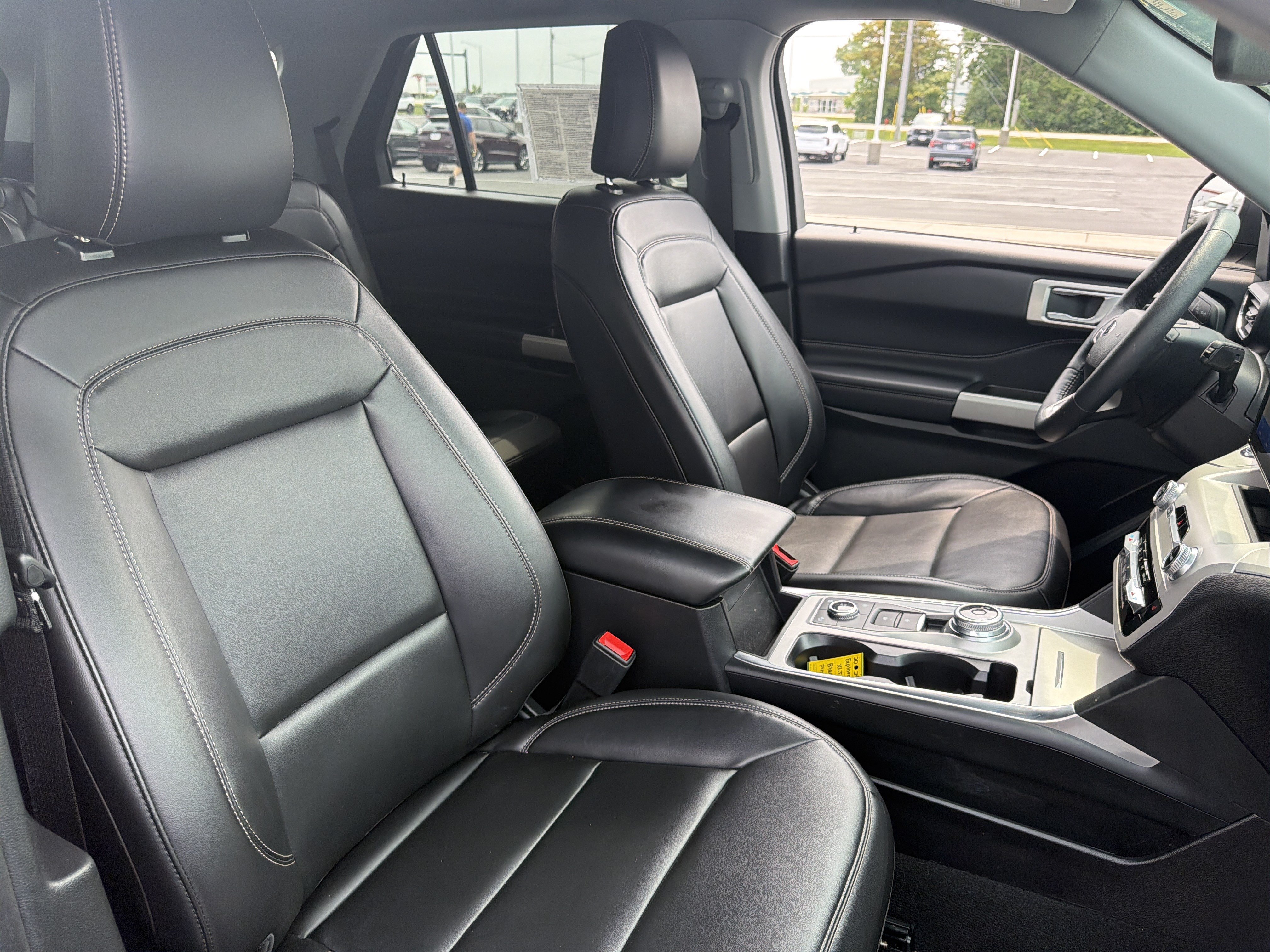 Certified 2024 Ford Explorer XLT w/ Equipment Group 202A AWD/4WD image 46