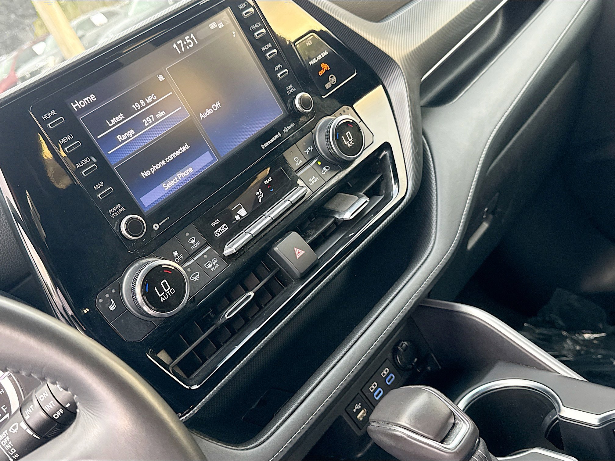 Used 2022 Toyota Highlander XSE image 27