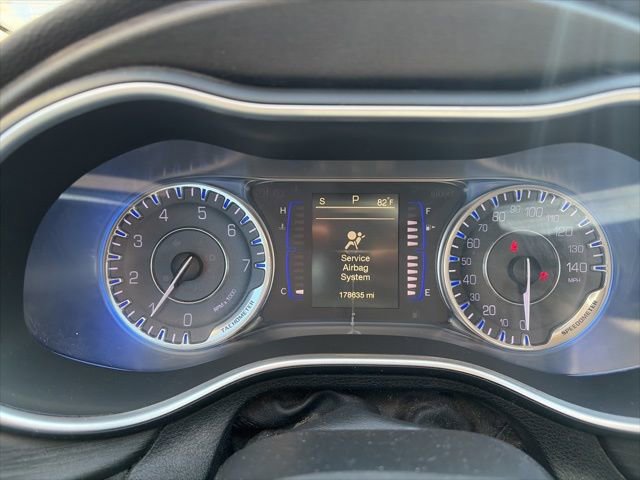 Used 2016 Chrysler 200 Limited image 20