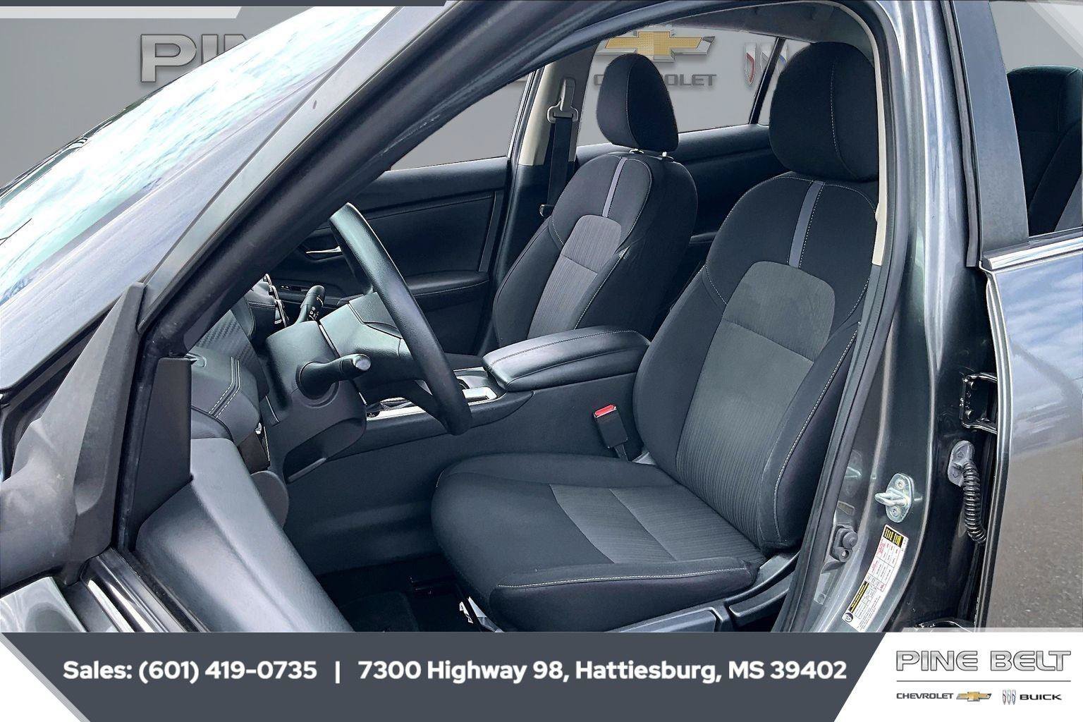 Used 2024 Nissan Sentra SV FWD image 18