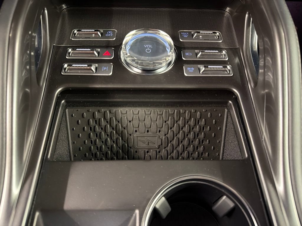 Used 2026 Lincoln Nautilus Premier AWD/4WD image 16
