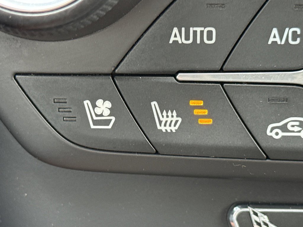 Used 2018 Chevrolet Corvette Stingray Convertible w/ 2LT Preferred Equipment Group image 32