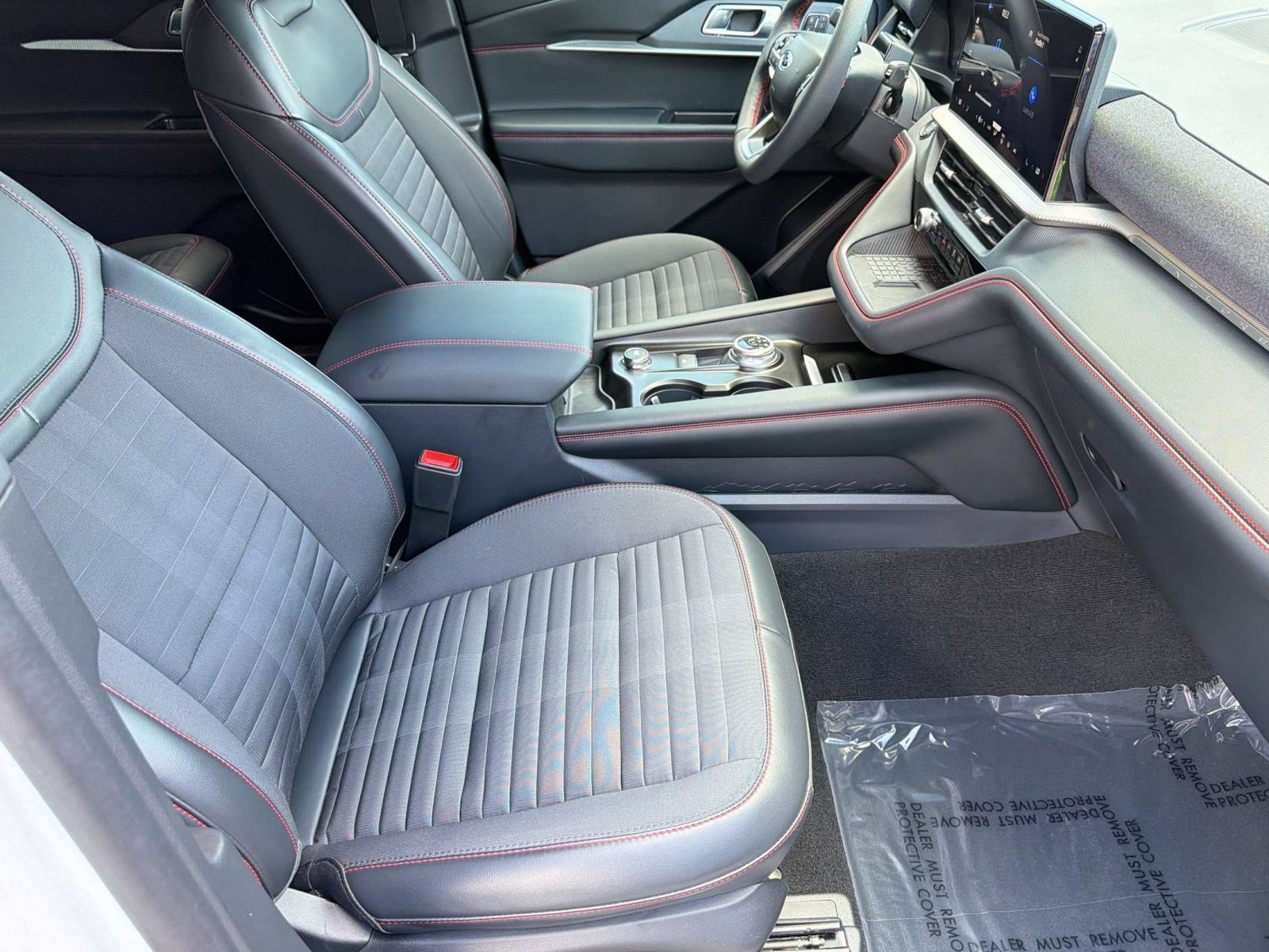 Used 2025 Ford Explorer ST-Line w/ Premium Package RWD image 23