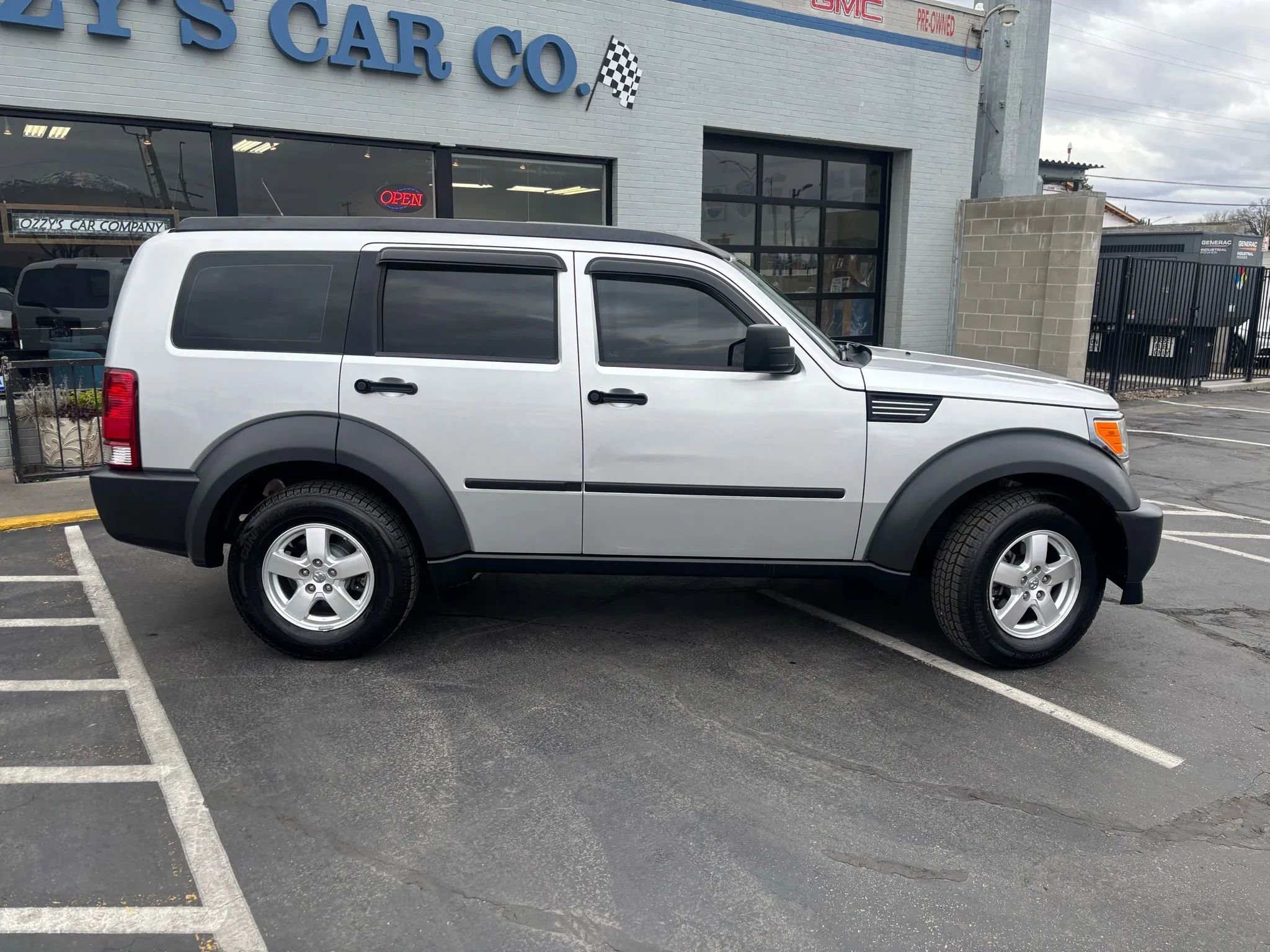 Used 2007 Dodge Nitro SXT image 5