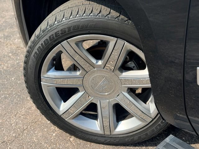 Used 2018 Cadillac Escalade ESV Premium Luxury AWD/4WD image 32