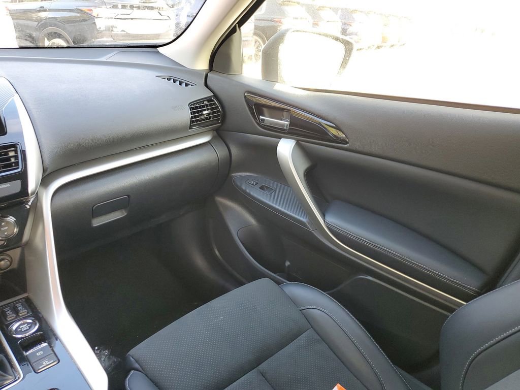 Used 2025 Mitsubishi Eclipse Cross SE image 10