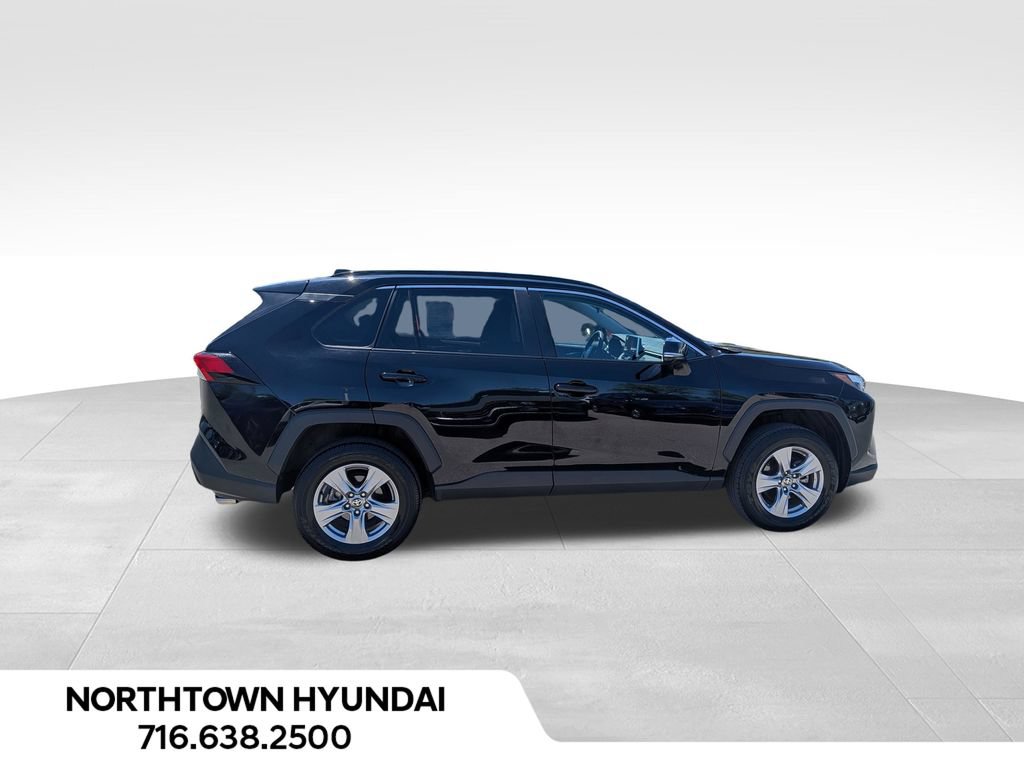 Used 2025 Toyota RAV4 XLE AWD/4WD image 14
