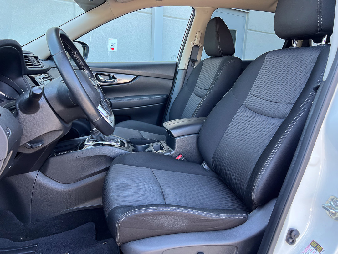 Used 2018 Nissan Rogue SV AWD/4WD image 14