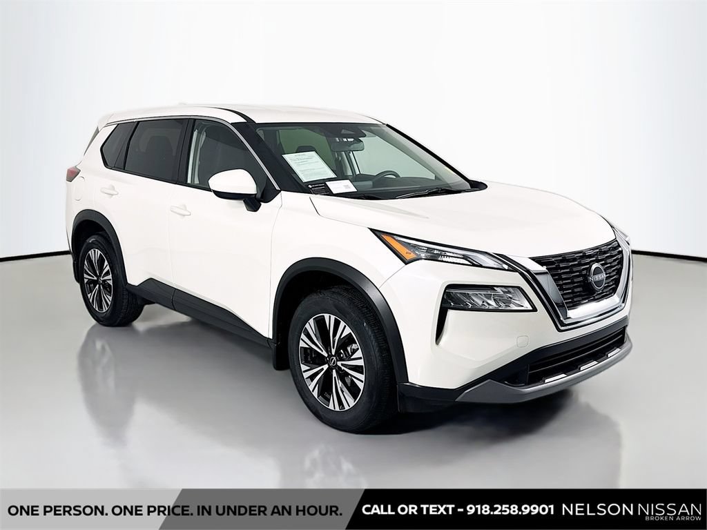 Used 2023 Nissan Rogue SV FWD image 3