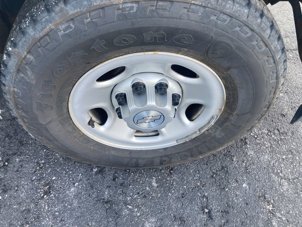 Used 2018 Chevrolet Express 2500 w/ Driver Convenience Package image 31