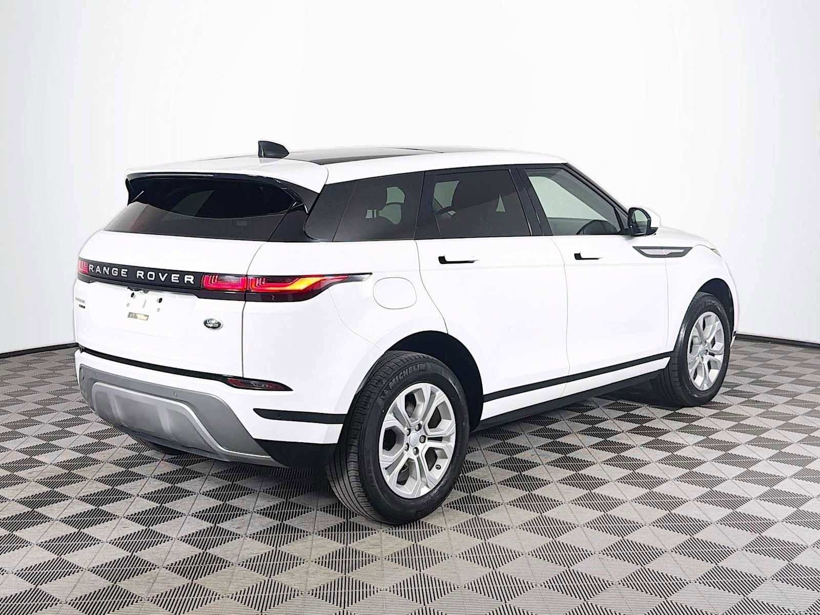 Used 2020 Land Rover Range Rover Evoque S AWD/4WD image 5