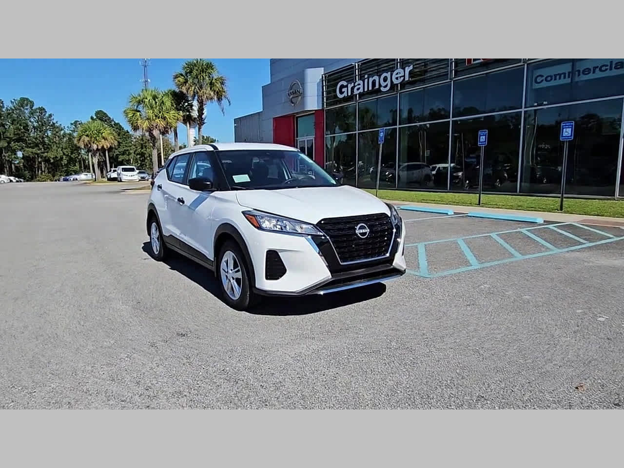 New 2025 Nissan Kicks Play S image 19