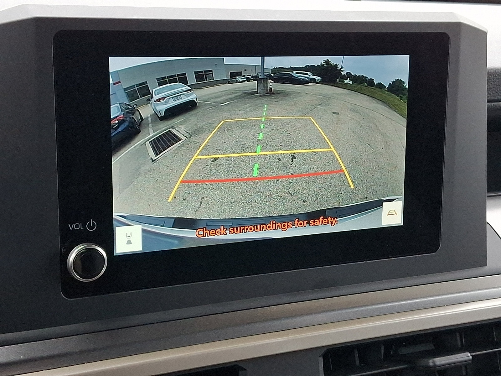 Certified 2025 Toyota Tacoma SR5 AWD/4WD image 18