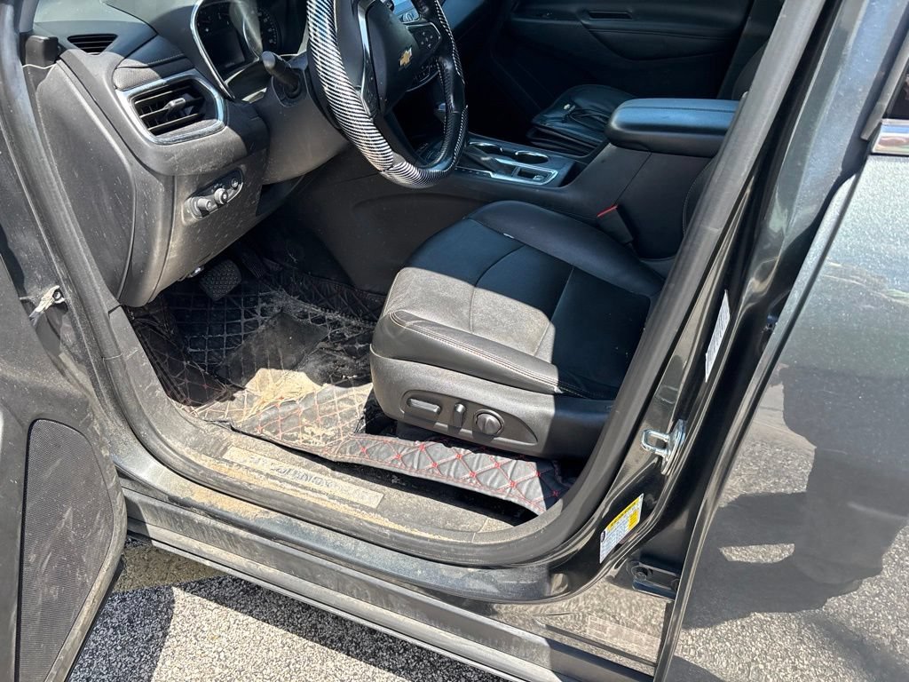 Used 2020 Chevrolet Equinox Premier w/ LPO, Floor Liner Package AWD/4WD image 1