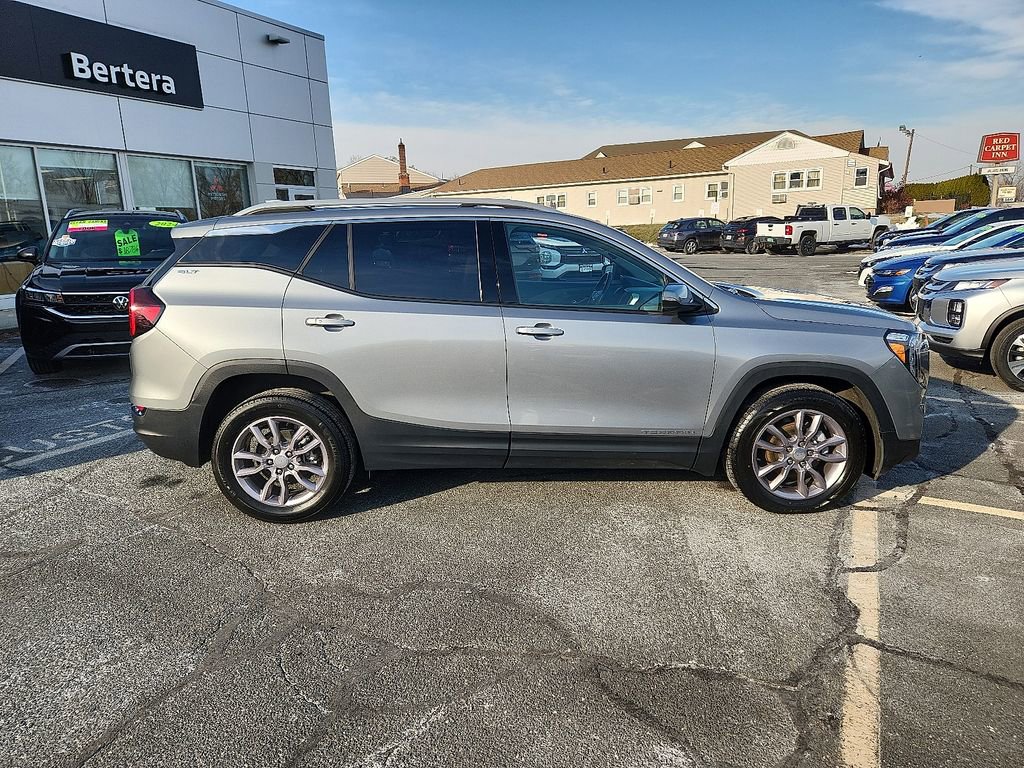 Used 2023 GMC Terrain SLT image 7