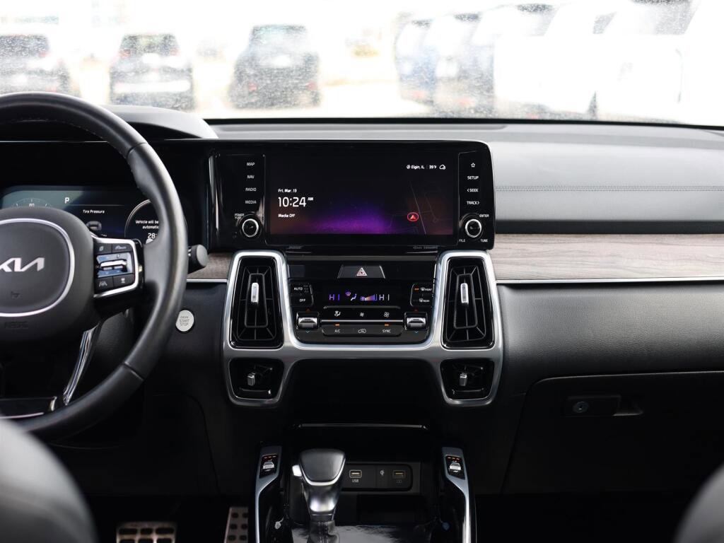 Used 2023 Kia Sorento SX Prestige AWD/4WD image 11