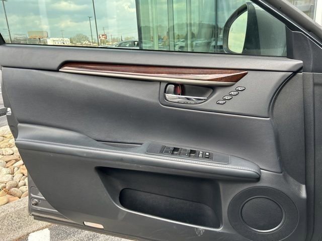 Used 2014 Lexus ES 350 w/ Luxury Package image 11